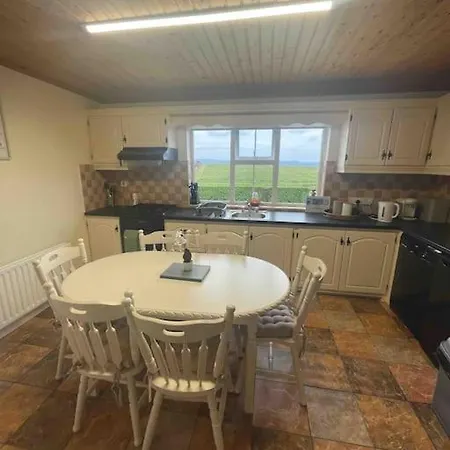 3 Bedroom In The Lahinch Area. Holiday home *