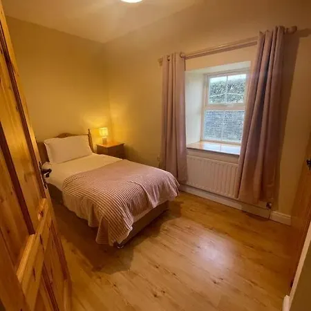 3 Bedroom In The Lahinch Area. * Carrowauff