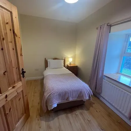 3 Bedroom In The Lahinch Area. Holiday home *