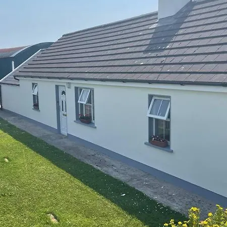 3 Bedroom In The Lahinch Area. * Carrowauff