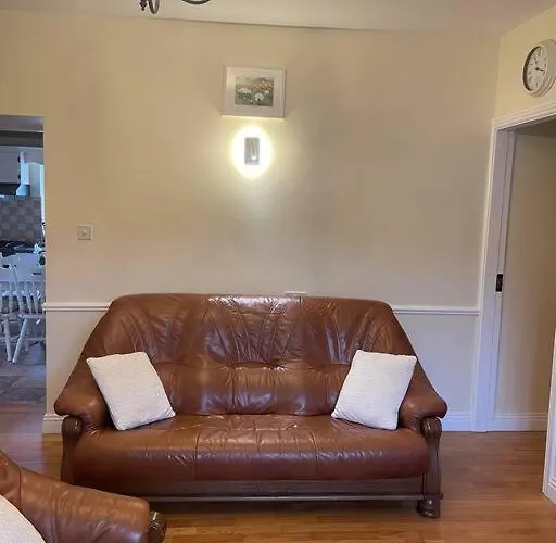 펜션 3 Bedroom In The Lahinch Area. Droíchead an Chláir