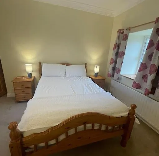 펜션 3 Bedroom In The Lahinch Area.